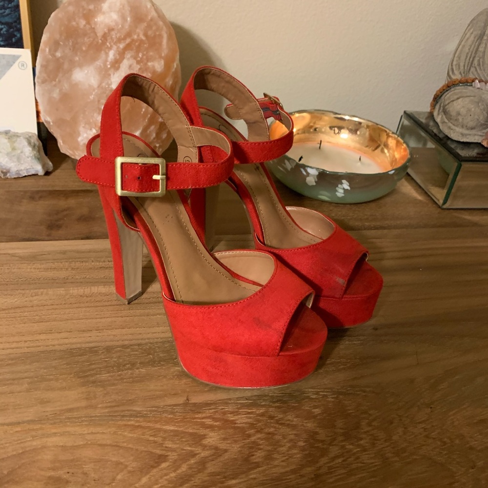 Red High Heels - Diva shoe brand - Size 6